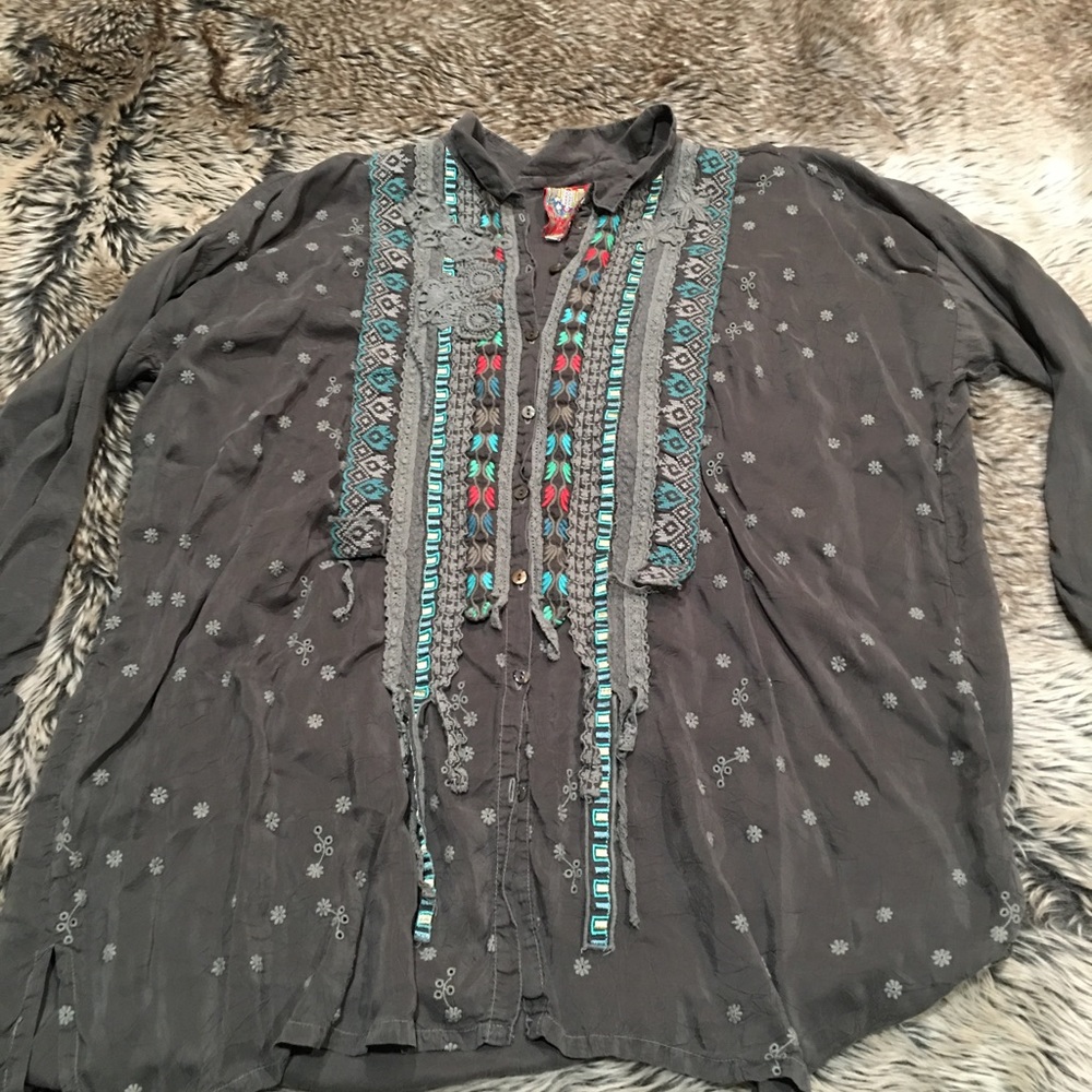 Johnny Was Dark Gray Rayon Embroidered Tunic Blouse Size M